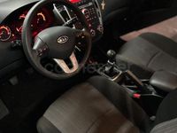 Usado Kia ProCeed 90 CV (66 kW) 2010 Negro Utilitario