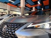 Usado Lexus UX Executive Line 184 CV (135 kW) 2019 Beige SUV