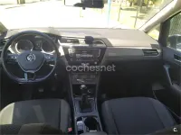 Usado VW Touran Advance 115 CV (84 kW) 2017 Gris / plata Monovolumen