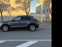 Usado VW T-Roc Life 150 CV (110 kW) 2023 Gris SUV
