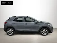 Usado Kia Stonic 120 CV (88 kW) 2022 Gris SUV