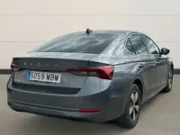 Usado Skoda Octavia Ambition 150 CV (110 kW) 2022 Gris Utilitario