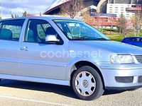 Usado VW Polo Trendline 75 CV (55 kW) 2001 Gris / plata Berlina