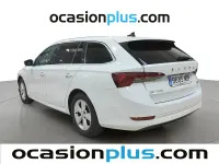 Usado Skoda Octavia Ambition 110 CV (80 kW) 2022 Blanco Familiar