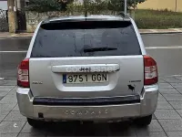 Usado Jeep Compass Limited 140 CV (102 kW) 2008 Gris / plata SUV