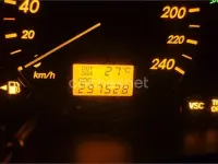 Usado Toyota Avensis Sol 129 CV (94 kW) 2005 Beige Berlina
