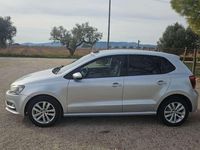 Usado VW Polo Advance 75 CV (55 kW) 2016 Gris Utilitario
