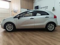 Usado Kia Rio 85 CV (62 kW) 2013 Rojo Berlina