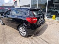 Usado Mercedes A180 Urban 109 CV (80 kW) 2013 Negro Utilitario