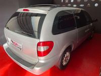 Usado Chrysler Voyager 179 CV (131 kW) 2005 Plateado Monovolumen
