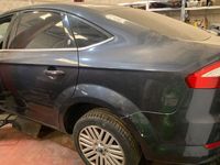 Usado Ford Mondeo Titanium X 140 CV (102 kW) 2008 Azul Berlina