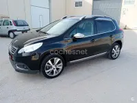 Usado Peugeot 2008 Allure 120 CV (88 kW) 2015 Negro SUV