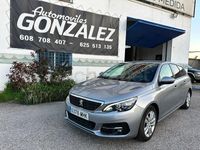 Usado Peugeot 308 SW Access 100 CV (73 kW) 2019 Gris / plata Familiar