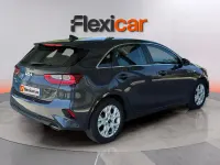Usado Kia Ceed 136 CV (100 kW) 2023 Gris Utilitario