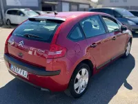 Usado Citroën C4 110 CV (80 kW) 2007 Rojo Berlina