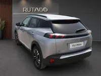 Usado Peugeot e-2008 Allure 100 kW (136 CV) 2023 Gris SUV