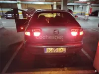 Usado Seat Leon Sport 110 CV (80 kW) 2004 Gris / plata Utilitario