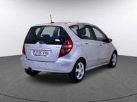 Usado Mercedes A180 Avantgarde 109 CV (80 kW) 2007 Plata Utilitario
