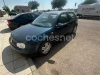 Usado VW Golf IV 105 CV (77 kW) 2002 Verde Berlina