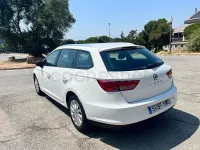 Usado Seat Leon Style 105 CV (77 kW) 2014 Blanco Familiar