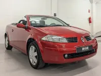 Usado Renault Mégane Cabriolet Authentique 115 CV (84 kW) 2005 Rojo Descapotable