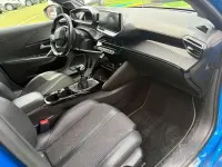 Usado Peugeot 208 GT 99 CV (72 kW) 2021 Azul Utilitario