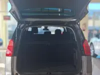 Usado Peugeot 5008 Style 120 CV (88 kW) 2016 Gris Monovolumen