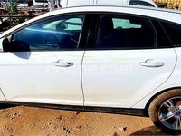 Usado Ford Focus Trend 125 CV (91 kW) 2014 Blanco Berlina