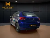 Usado Seat Ibiza CONNECT 94 CV (69 kW) 2017 Azul Utilitario