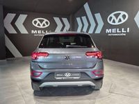 Usado VW T-Roc Life 150 CV (110 kW) 2022 Gris / plata SUV