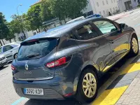 Usado Renault Clio IV Zen 90 CV (66 kW) 2017 Gris / plata Berlina