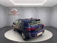 Usado VW Golf VIII Life 131 CV (96 kW) 2021 Azul Berlina