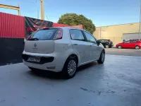 Usado Fiat Punto Active 69 CV (50 kW) 2011 Blanco Utilitario