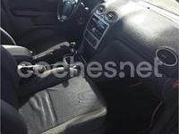 Usado Ford Focus Ghia 115 CV (84 kW) 2005 Negro Berlina