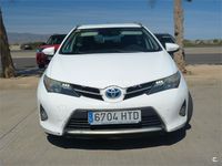 Käytetty Toyota Auris Hybrid Advance 136 HP (100 kW) 2013 Valkoinen Farmari