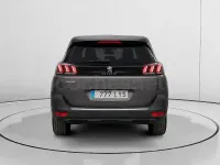Usado Peugeot 5008 Allure 130 CV (95 kW) 2022 Gris / plata SUV
