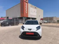 Usado Toyota Aygo X Play 72 CV (52 kW) 2024 Blanco SUV