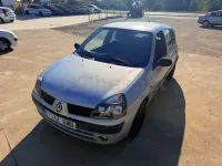 Usado Renault Clio II Expression 60 CV (44 kW) 2003 Gris / plata Berlina