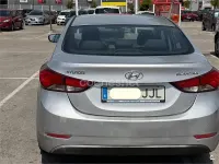 Usado Hyundai Elantra 132 CV (97 kW) 2015 Blanco Berlina