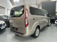 Usado Ford Tourneo Titanium 170 CV (125 kW) 2017 Beige Monovolumen