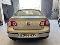 Usado VW Passat Advance 140 CV (102 kW) 2010 Beige Berlina