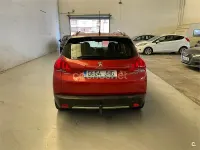 Usado Peugeot 2008 Allure 120 CV (88 kW) 2015 Naranja SUV