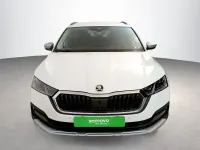 Usado Skoda Octavia 200 CV (147 kW) 2022 Blanco Familiar