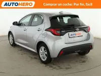 Usado Toyota Yaris Edition 125 CV (91 kW) 2022 Gris / plata Utilitario
