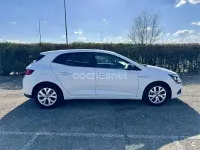 Usado Renault Mégane LIMITED 100 CV (73 kW) 2018 Blanco Berlina