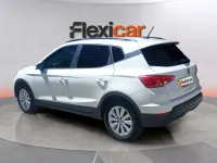 Usado Seat Arona Style Plus 110 CV (80 kW) 2021 Blanco SUV