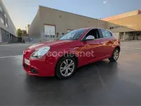 Usado Alfa Romeo Giulietta Progression 105 CV (77 kW) 2012 Granate Utilitario