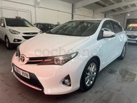 Usado Toyota Auris Advance 124 CV (91 kW) 2014 Blanco Berlina