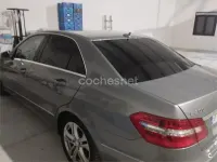 Usado Mercedes E200 Avantgarde 136 CV (100 kW) 2009 Gris / plata Berlina