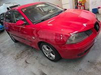 Usado Seat Ibiza 75 CV (55 kW) 2003 Rojo Utilitario